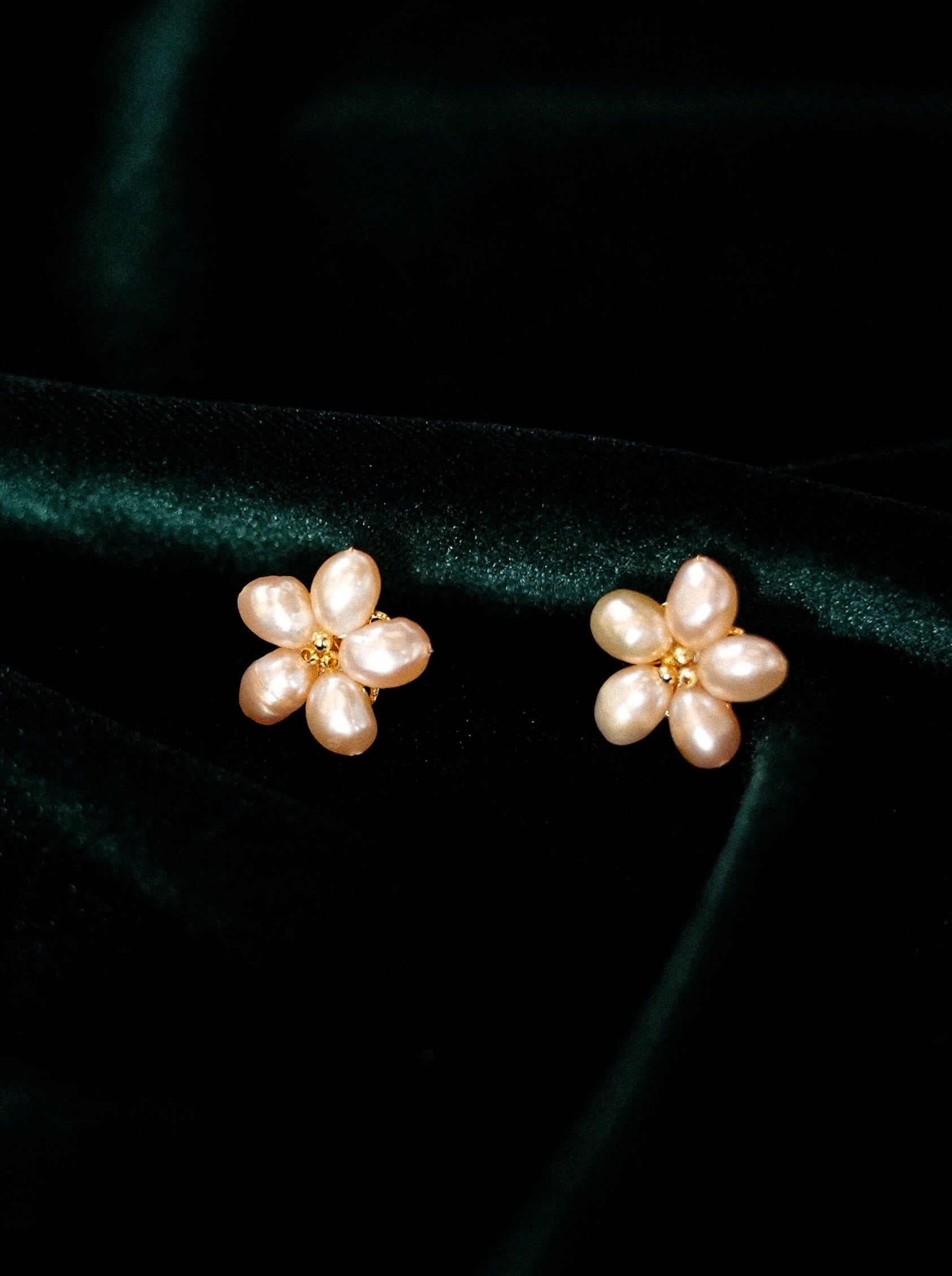 Éclat Freshwater Cultured Baroque Pearl Earrings